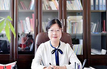 党委副书记、副院长：杨燕妮